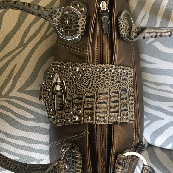 Carlo G gold and print purse - Picture 2 of 6